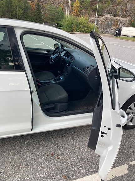 Volkswagen Golf VII 11 of 13