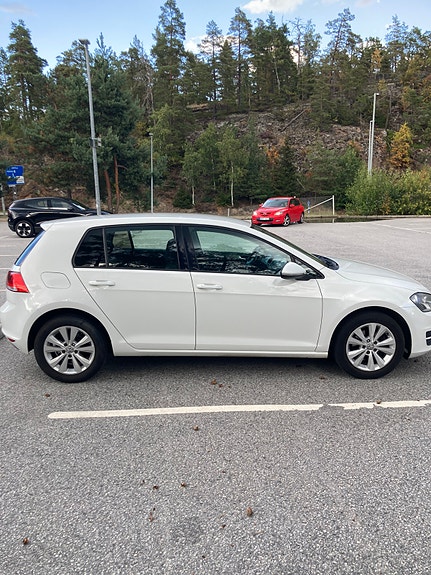 Volkswagen Golf VII 8 of 13
