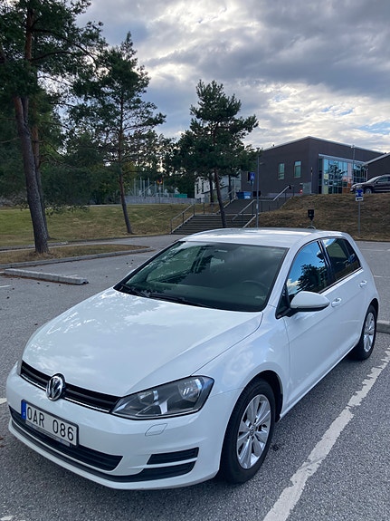 Volkswagen Golf VII 9 of 13