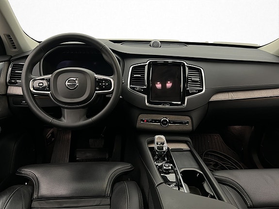 Volvo XC90 18 of 30