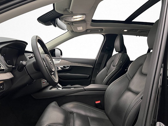 Volvo XC90 17 of 30
