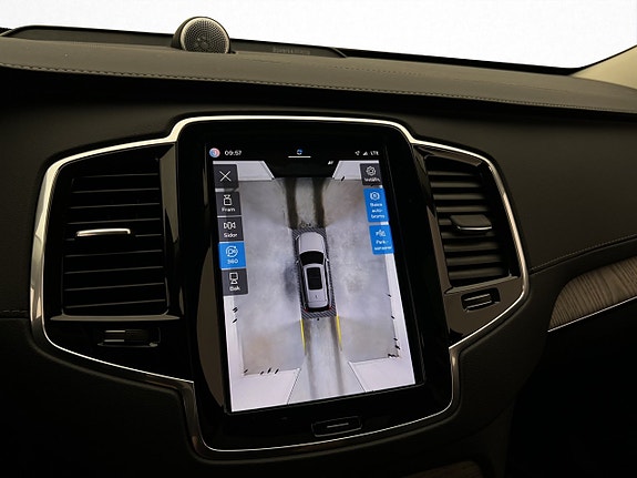 Volvo XC90 12 of 30