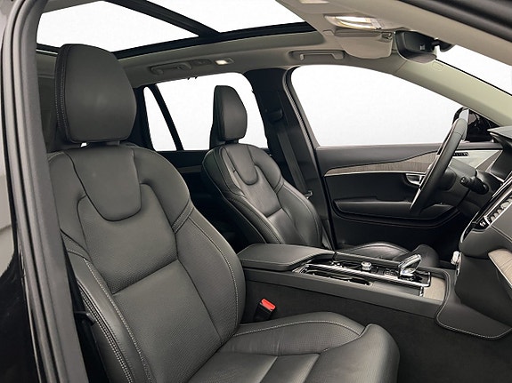 Volvo XC90 19 of 30