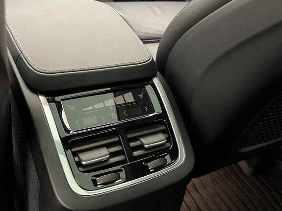 Volvo XC90 27 of 30