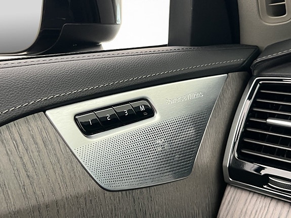 Volvo XC90 15 of 30