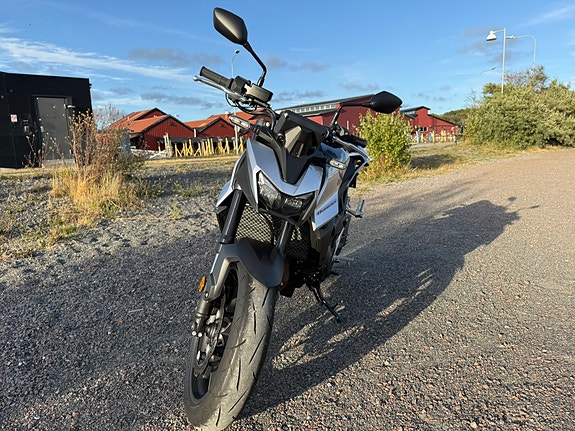 Honda CB750 5 of 5