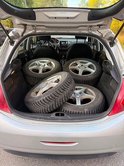 Peugeot 208 8 of 20