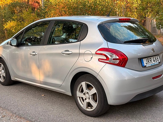 Peugeot 208 5 of 20
