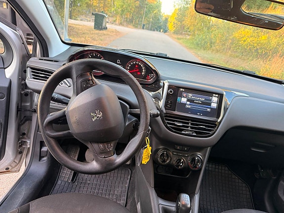 Peugeot 208 13 of 20