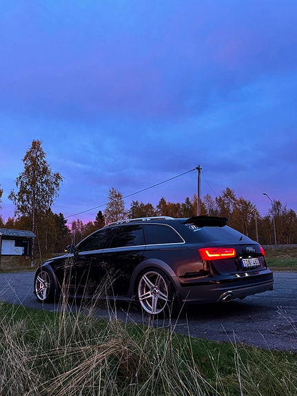 Audi A6 allroad 2 of 3