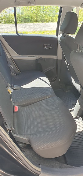 Toyota Yaris 5 of 5
