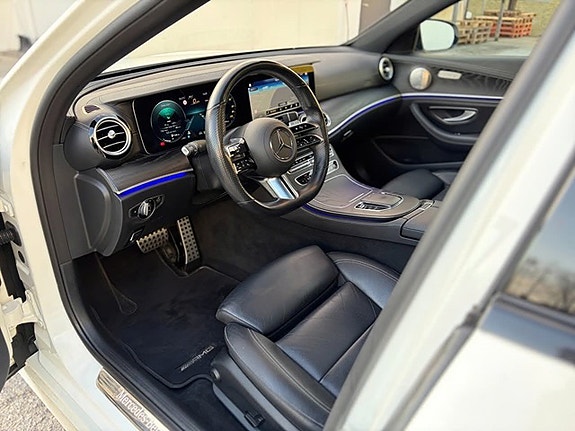 Mercedes-Benz E300 de 6 of 17