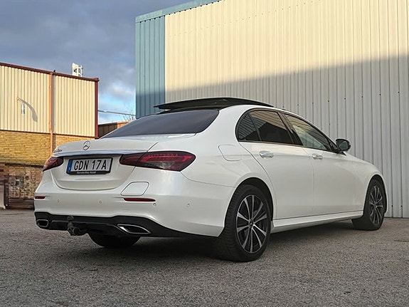 Mercedes-Benz E300 de 5 of 17