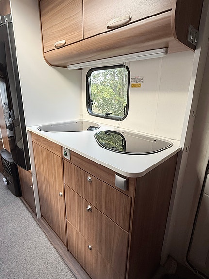 Adria Altea 542Pk 17 of 23