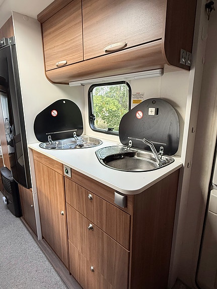 Adria Altea 542Pk 16 of 23