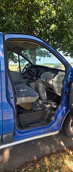 Renault Trafic 10 of 16