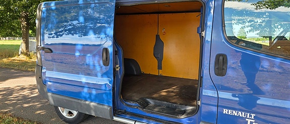 Renault Trafic 14 of 16