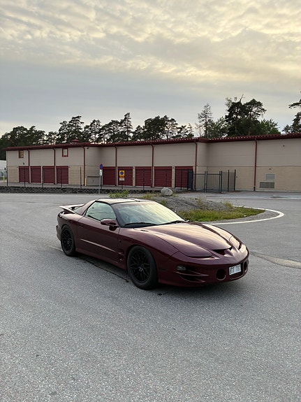 Pontiac Firebird 2 of 8