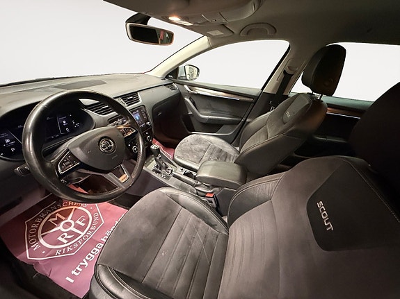 Skoda Octavia Scout 10 of 18