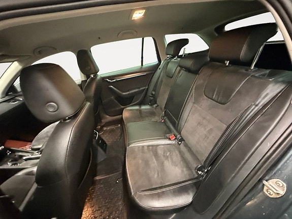 Skoda Octavia Scout 14 of 18