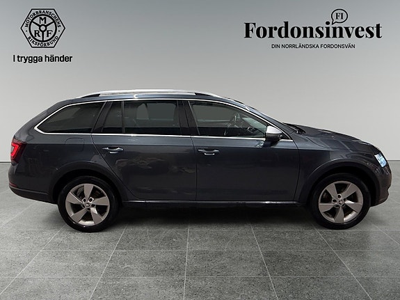 Skoda Octavia Scout 7 of 18