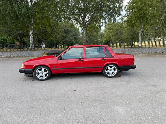 Volvo 740 2 of 13