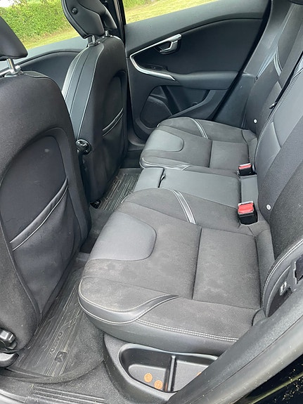 Volvo V40 4 of 6