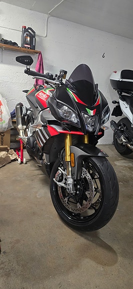Aprilia Tuono V4 1100 Factory 5 of 7