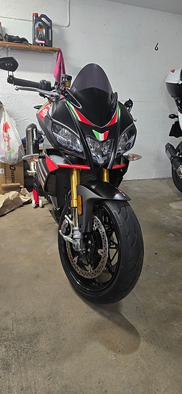 Aprilia Tuono V4 1100 Factory 5 of 5