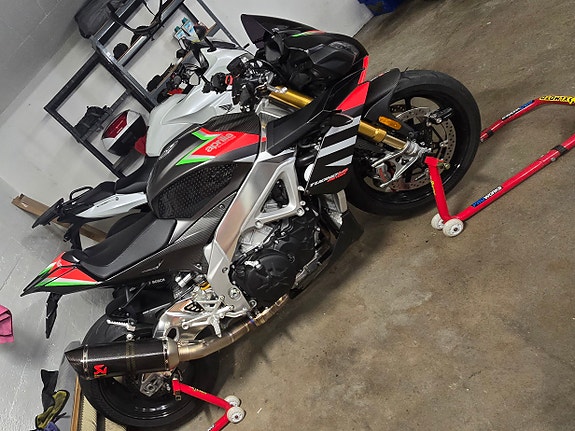 Aprilia Tuono V4 1100 Factory 7 of 7