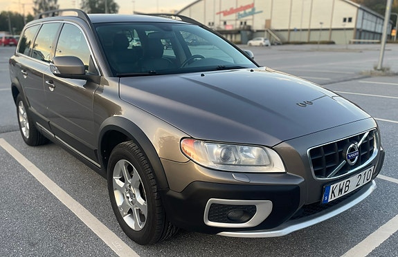 Volvo XC70 3 of 12