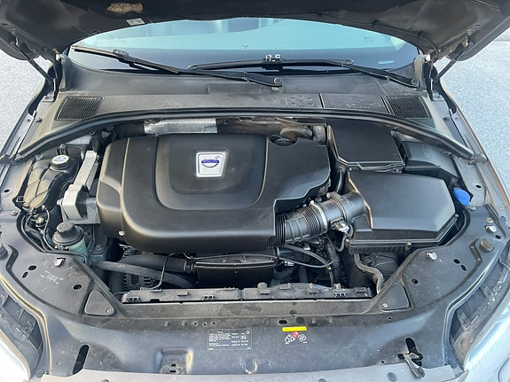 Volvo XC70 12 of 12