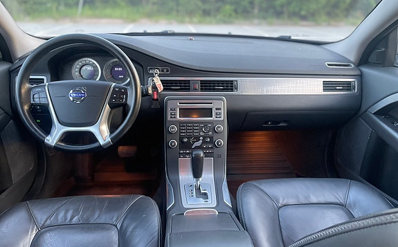 Volvo XC70 9 of 12
