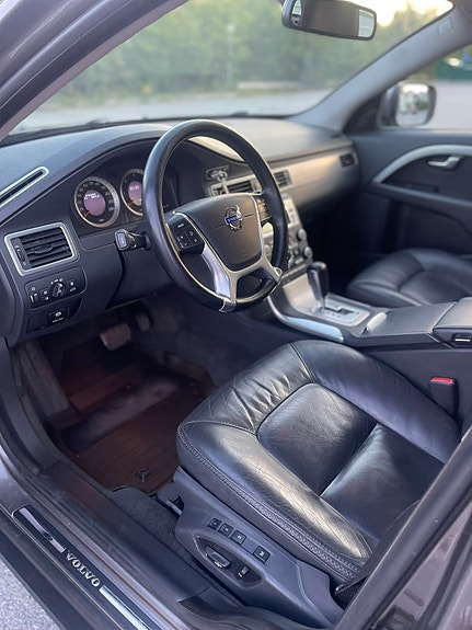 Volvo XC70 10 of 12