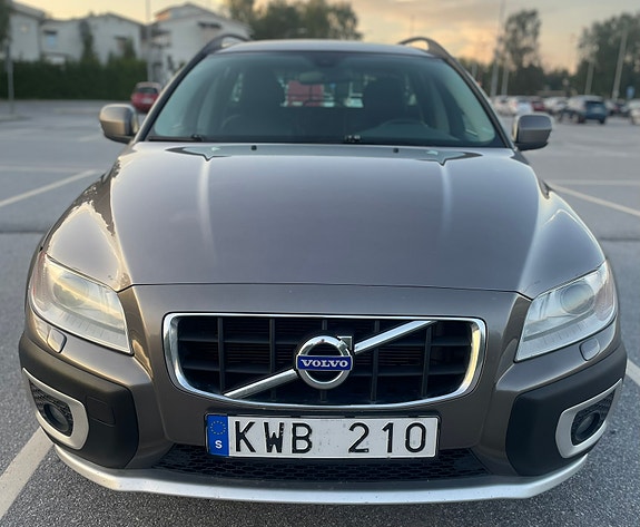 Volvo XC70 6 of 12