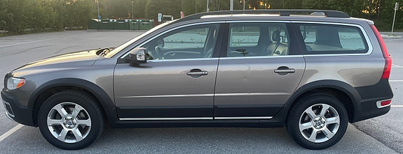 Volvo XC70 7 of 12