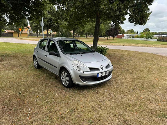 Renault Clio 3 of 7