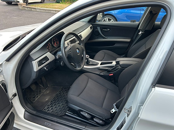 BMW 316d 4 of 10