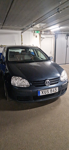 Volkswagen Golf V 5 of 5