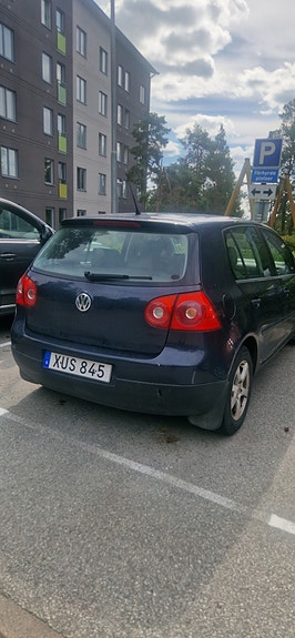 Volkswagen Golf V 4 of 5