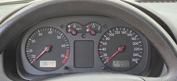 Volkswagen Golf IV 7 of 8