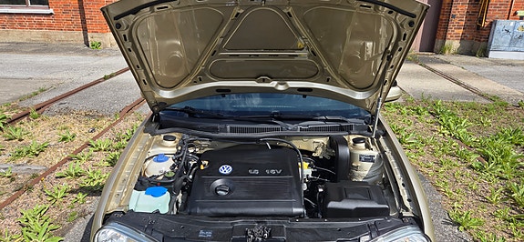 Volkswagen Golf IV 3 of 8