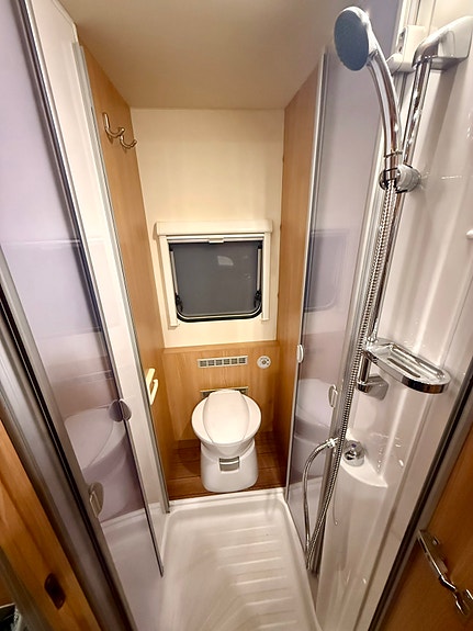 Knaus Knaus SÜDWIND SILVER SELECTION 750 UFK ALDE Barnkammare 11 of 11