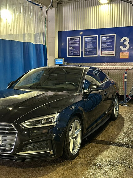 Audi A5 2 of 7