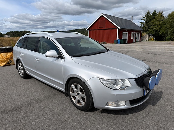 Skoda Superb 2 of 6