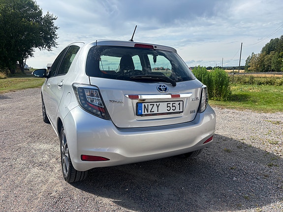 Toyota Yaris 3 of 7
