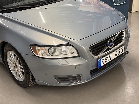 Volvo V50 2 of 14
