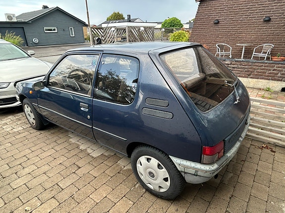 Peugeot 205 3 of 4