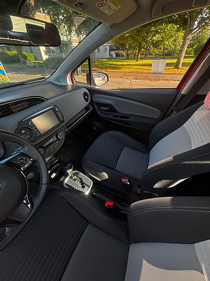 Toyota Yaris 8 of 8