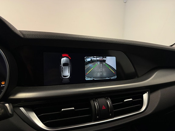 Alfa Romeo Stelvio 15 of 22